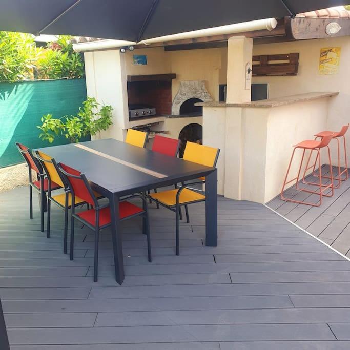 Joli Haut De Villa 3 Chambres Climatise Avec Jacuzzi Marignane Esterno foto