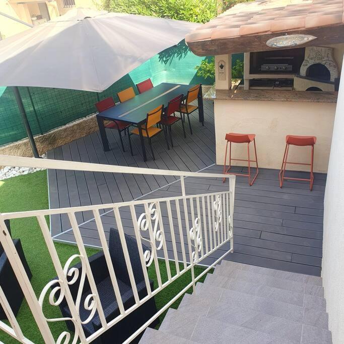 Joli Haut De Villa 3 Chambres Climatise Avec Jacuzzi Marignane Esterno foto
