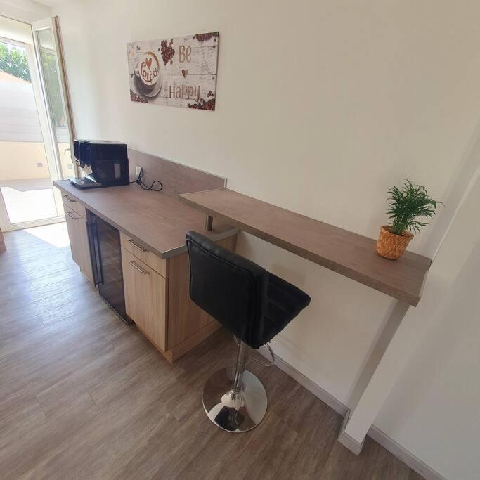 Joli Haut De Villa 3 Chambres Climatise Avec Jacuzzi Marignane Esterno foto