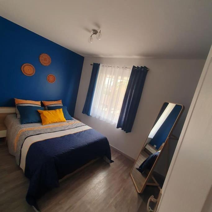 Joli Haut De Villa 3 Chambres Climatise Avec Jacuzzi Marignane Esterno foto